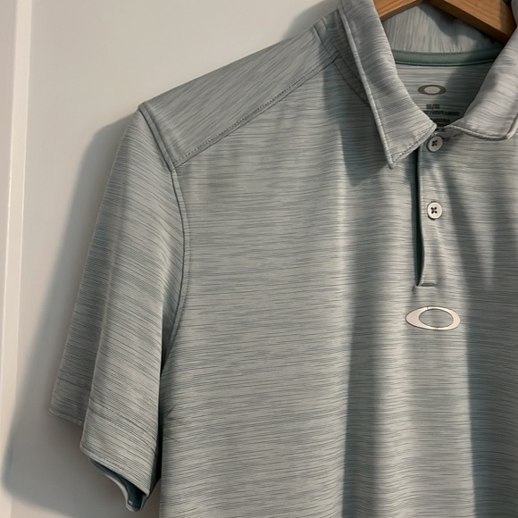 🌺3/$15 Oakley tailored fit polo shirt - Picture 3 of 10